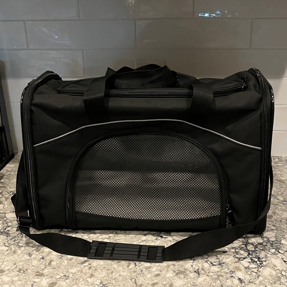 Petsfit Black Pet Carrier 19”x9”x12”